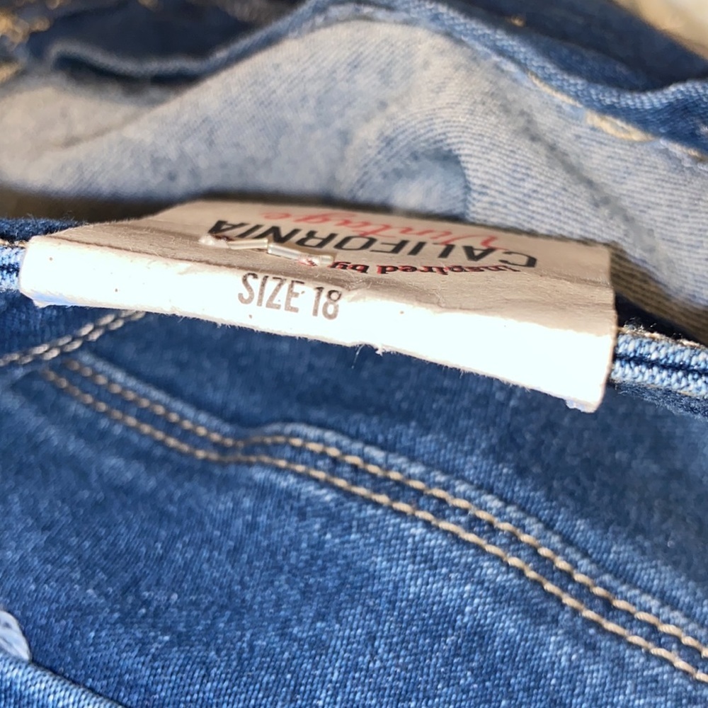 California Vintage Premium Bootcut Flared Medium Wash Jeans. - Picture 5 of 10